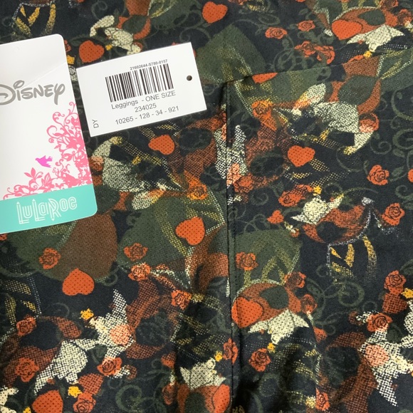 ❤️Soft Buttery Leggings Disney. NWT  Queen of Hearts - Picture 4 of 4